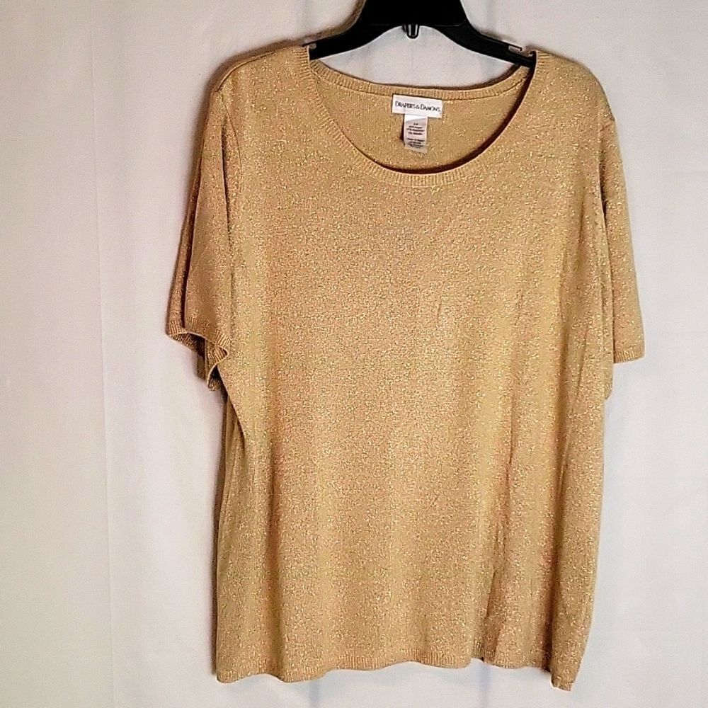 Draper’s and Damon’s knit top is a cream-gold thread  Size 2x